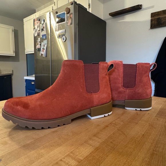 Women’s Size 9.5 Sorel Emelie Chelsea Suede Ankle Boots Waterproof Red/Orange - Picture 5 of 10